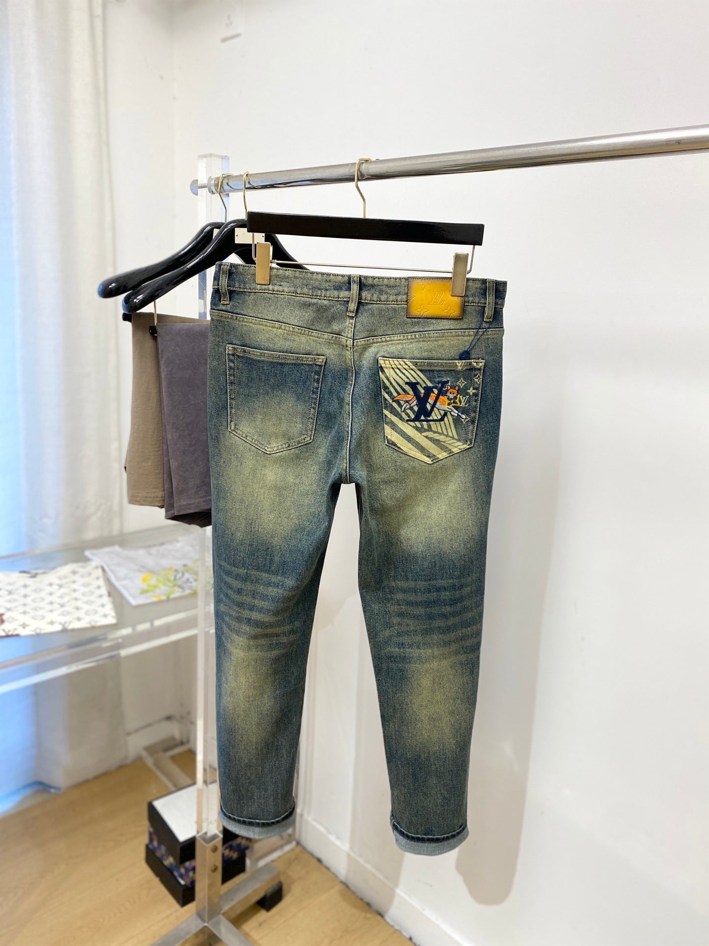 LV Fitted Jeans
