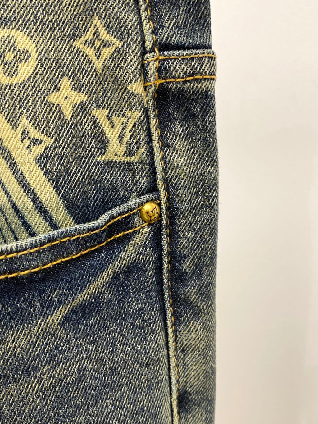 LV Fitted Jeans