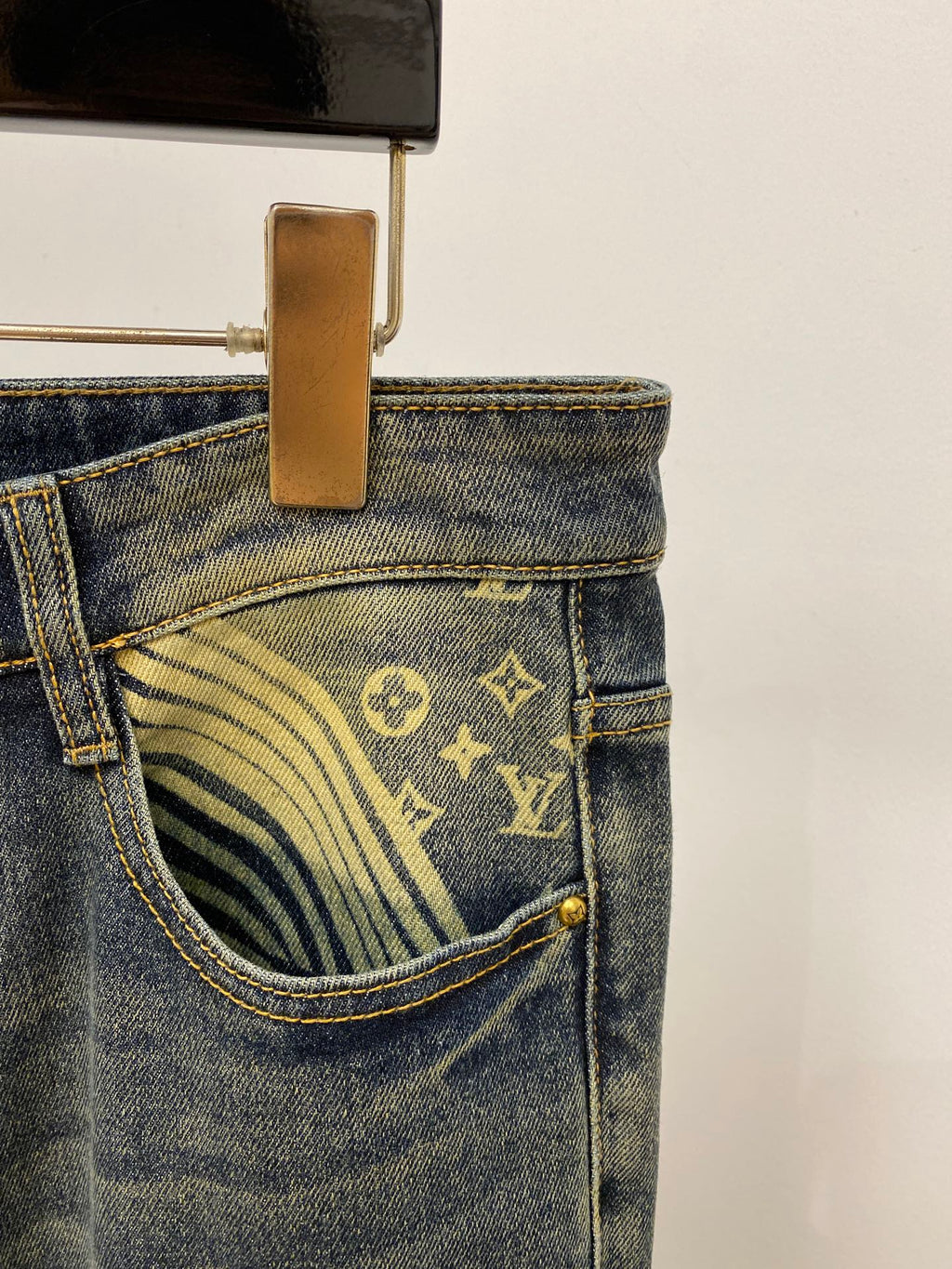 LV Fitted Jeans
